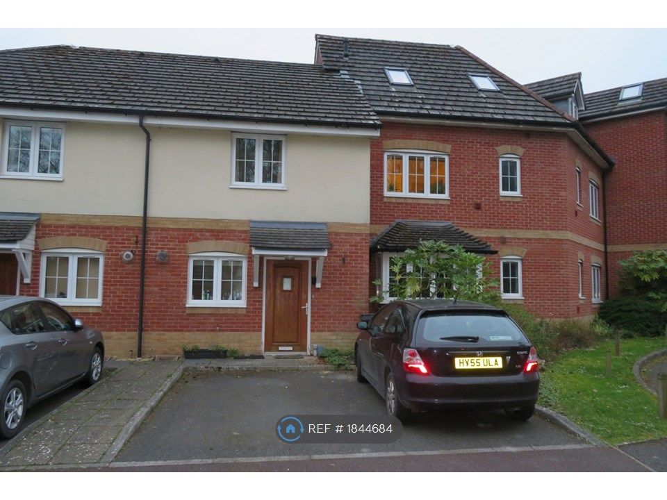 2 bed terraced house to rent in Grove Place, Winchester SO22, £1,495