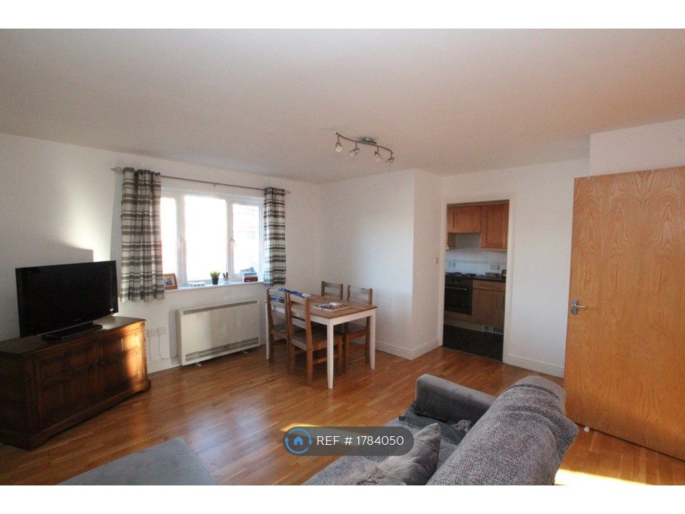 2 bed flat to rent in Scotney Gardens, Maidstone ME16 Zoopla