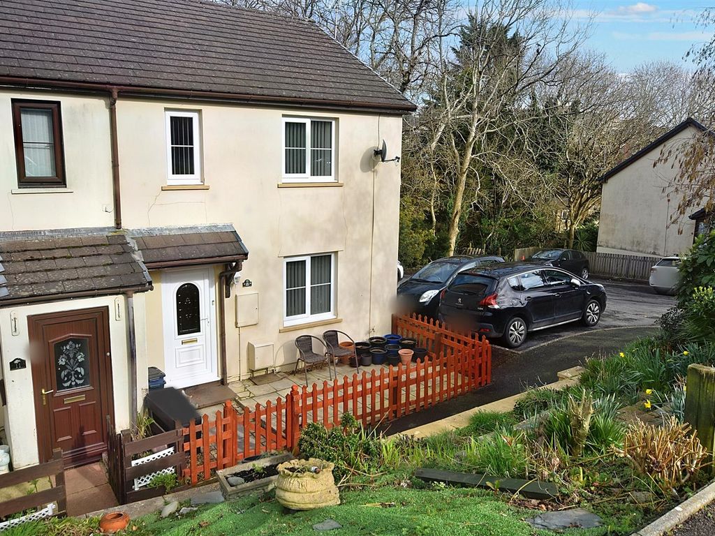 3 bed end terrace house for sale in School Gardens, Pennar, Pembroke