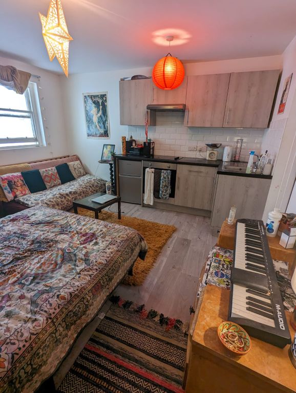 Studio to rent in Norfolk Terrace, Brighton BN1, £920 pcm Zoopla