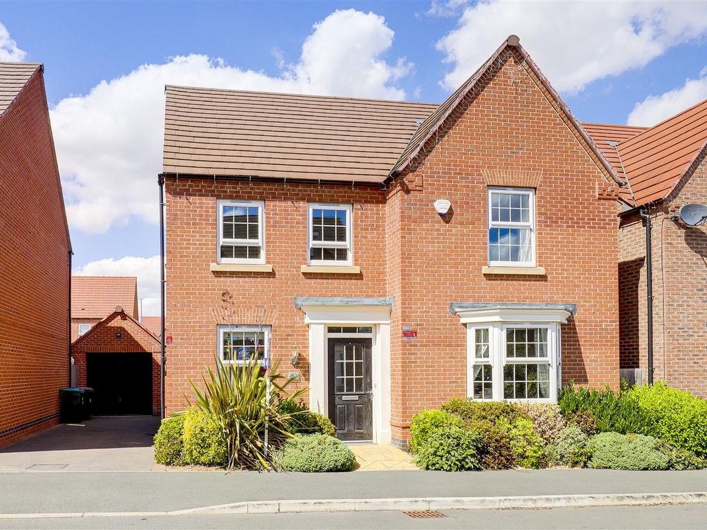 4 bed detached house for sale in Paulina Avenue, Hucknall, Nottinghamshire NG15 Zoopla