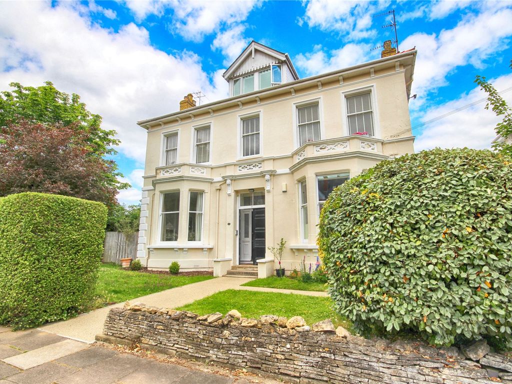 1 bed flat for sale in Eldorado Road, Cheltenham, Gloucestershire GL50