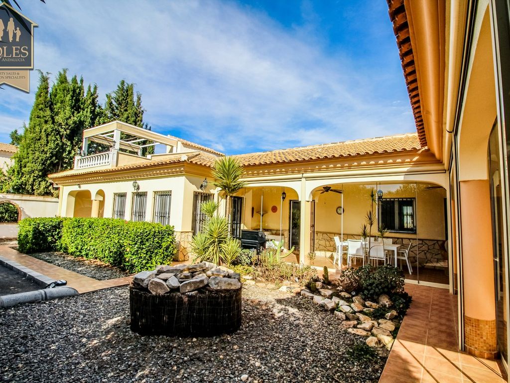4 bed villa for sale in El Prado, Arboleas, Almería, Andalusia, Spain