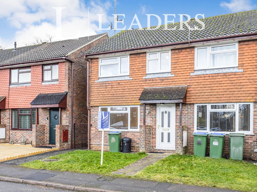 3 bed end terrace house to rent in Charlwood Gardens, Burgess Hill RH15