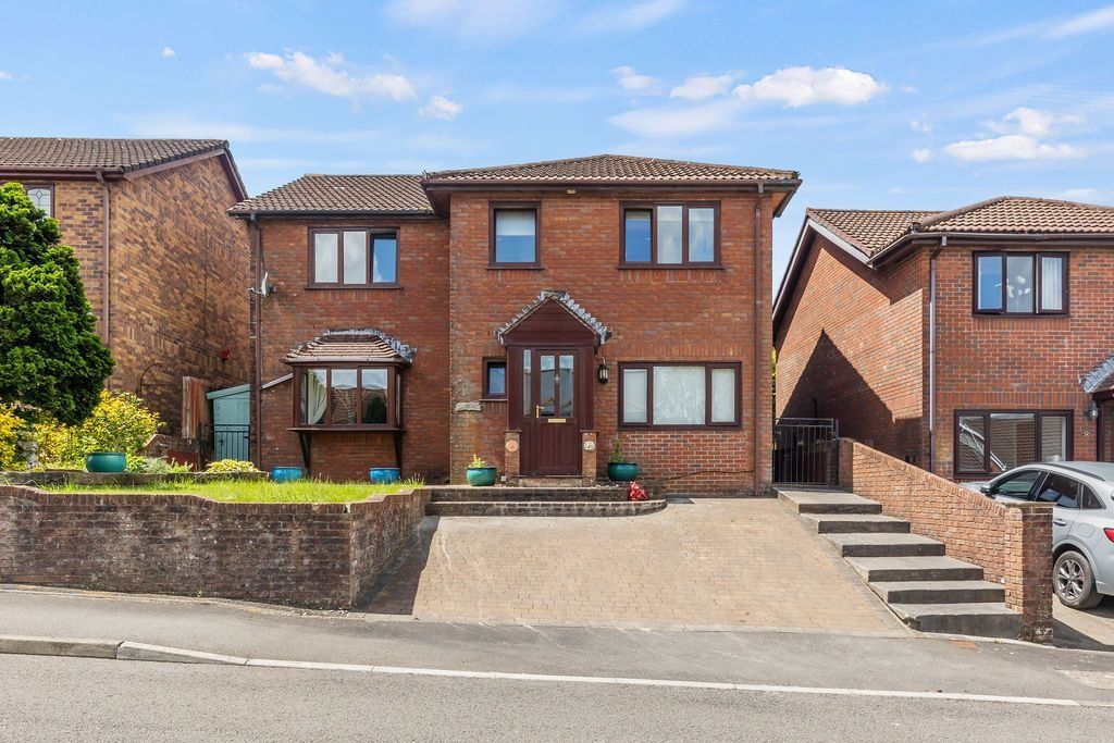 4 bed detached house for sale in Oakwood Drive, Gowerton, Swansea SA4