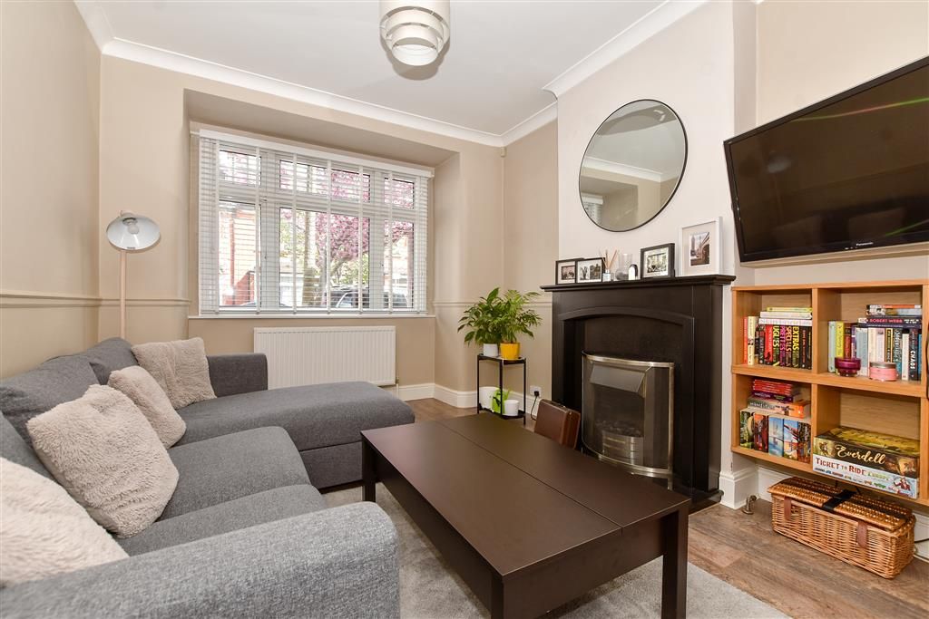 3 bed semidetached house for sale in Strathearn Road, Sutton, Surrey