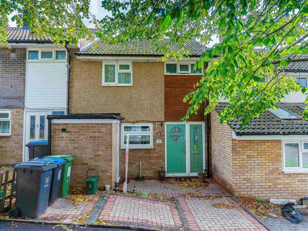 3 bed terraced house for sale in Coles Hill, Hemel Hempstead HP1, £