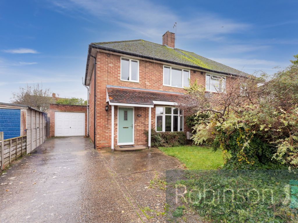 3 bed semidetached house for sale in Lancaster Road, Maidenhead
