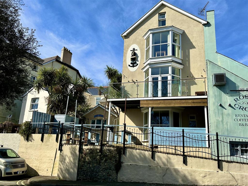 6 bed terraced house for sale in Goodwick Square, Goodwick SA64 Zoopla