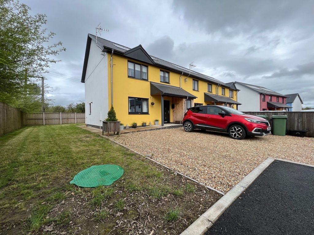 3 bed semidetached house for sale in Cross Inn, Llanon SY23 Zoopla