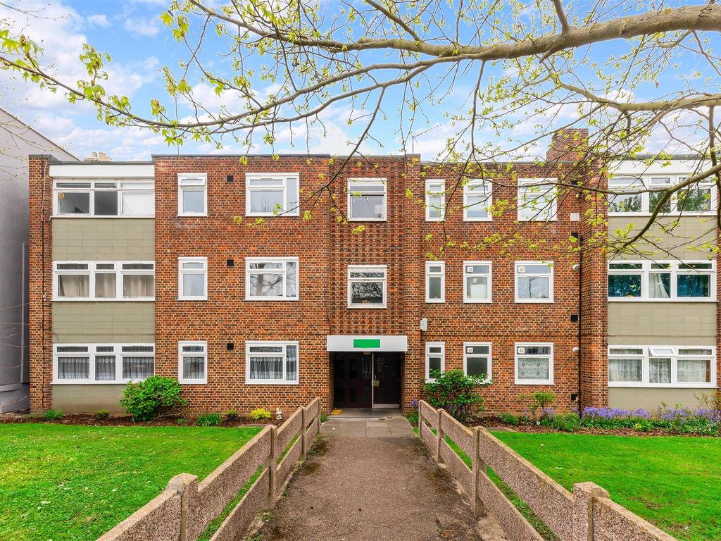 2 bed flat to rent in Oakhill Road, London SW15 Zoopla