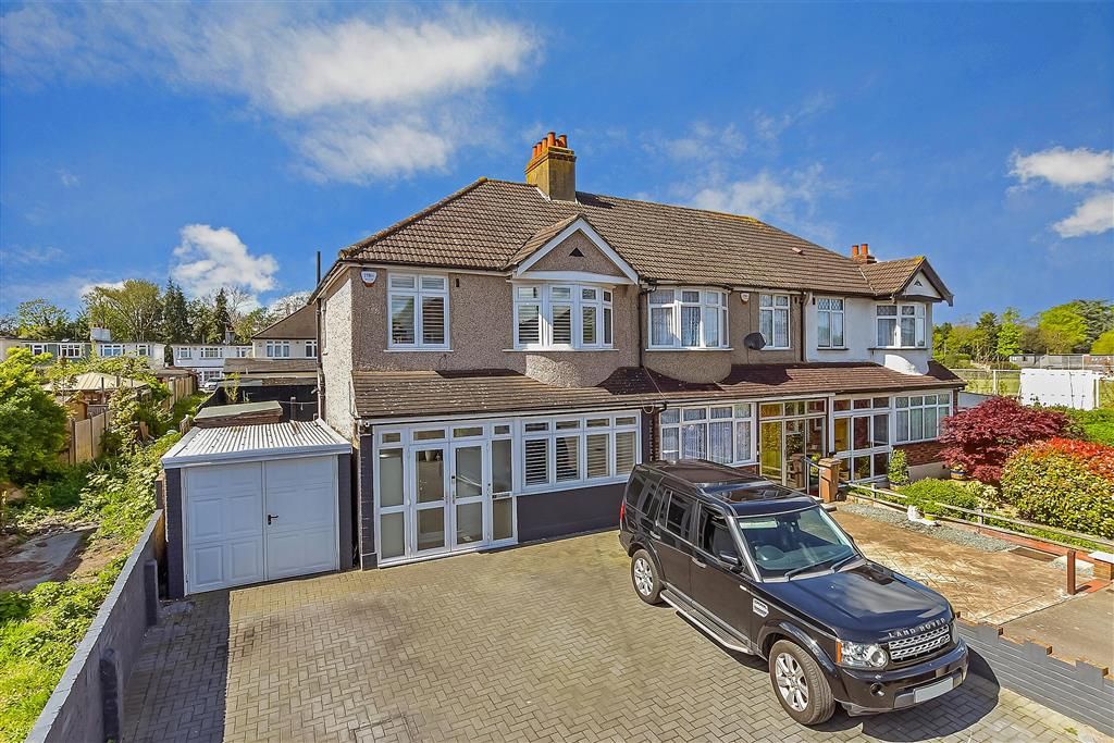 3 bed end terrace house for sale in Kingswood Way, Wallington, Surrey