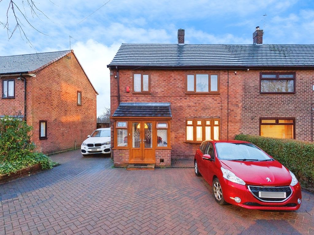 3 bed semidetached house for sale in Crab Lane, Manchester M9, £