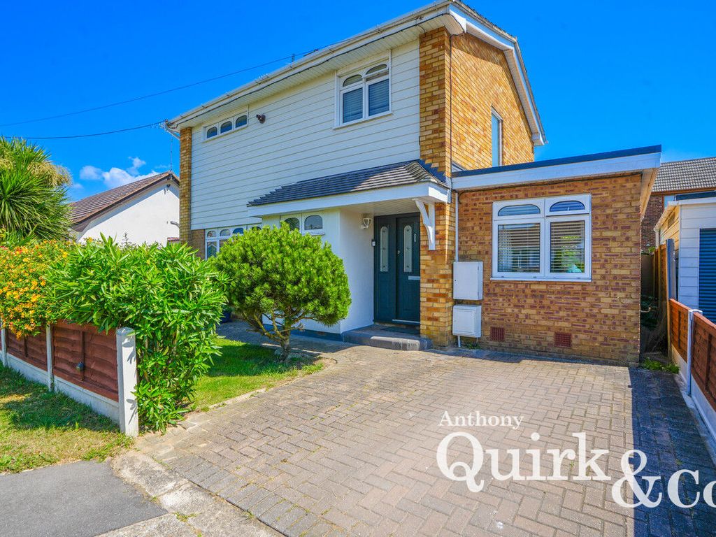 3 bed detached house for sale in Normans Road, Canvey Island SS8, £