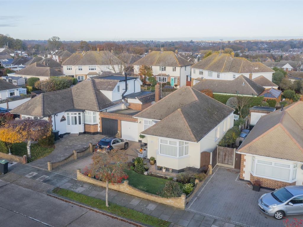 2 bed detached bungalow for sale in The Ryde, LeighOnSea SS9 Zoopla