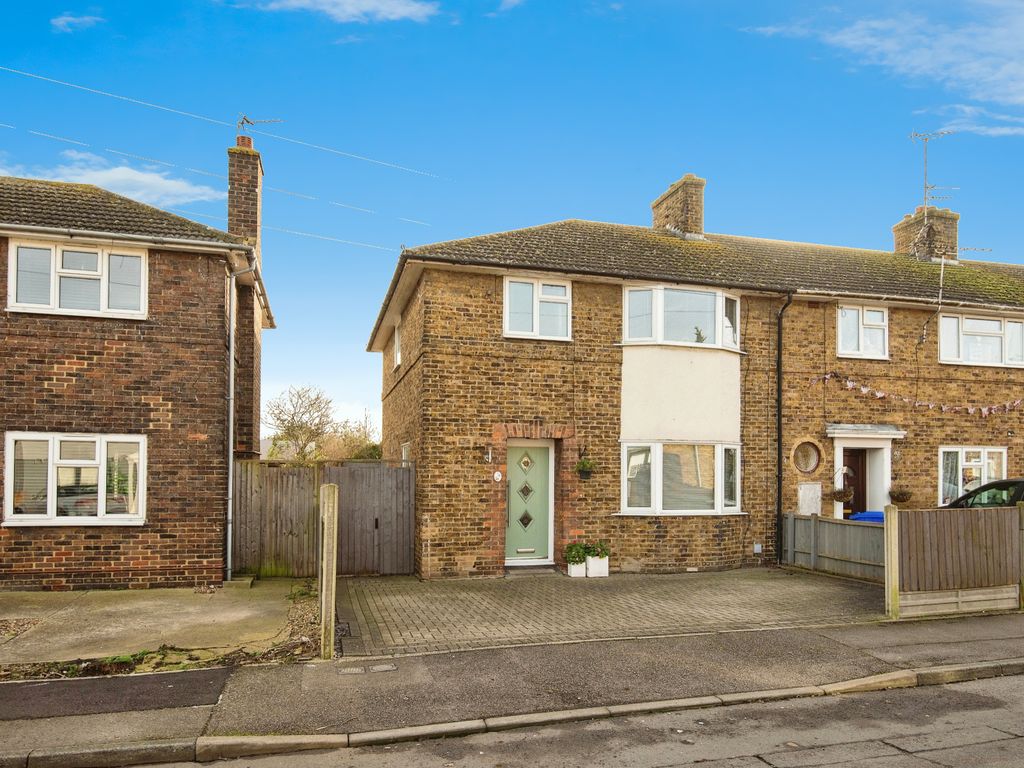 3 bed end terrace house for sale in Victoria Street, Sheerness, Kent