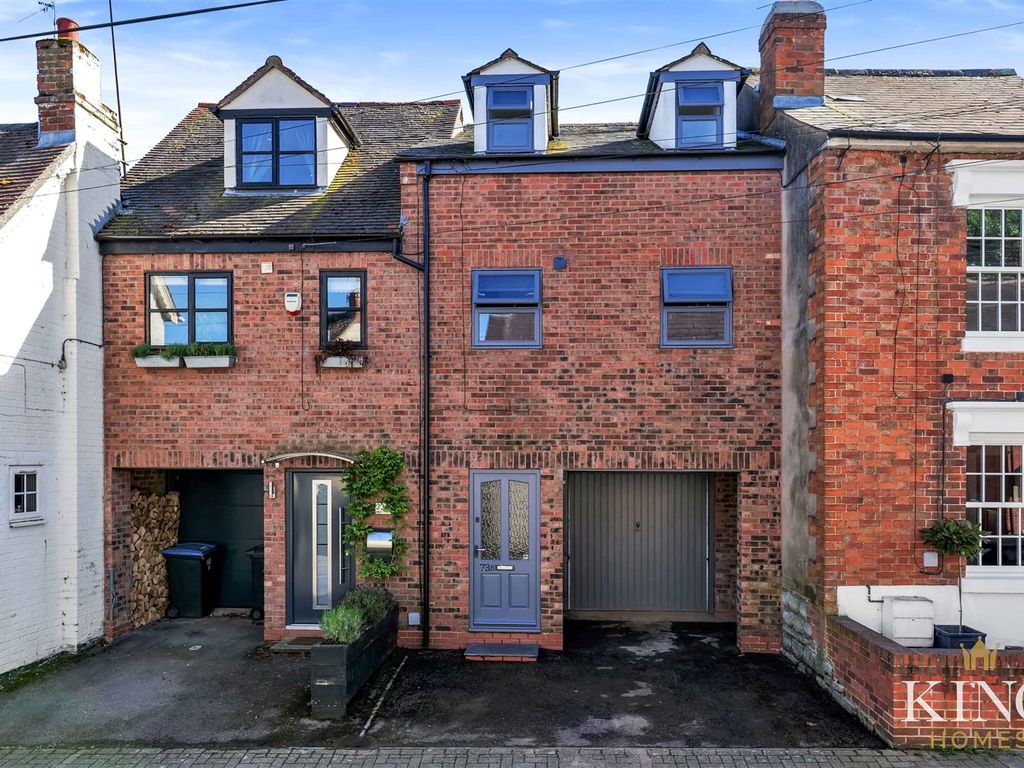 2 bed terraced house for sale in High Street, BidfordOnAvon, Alcester