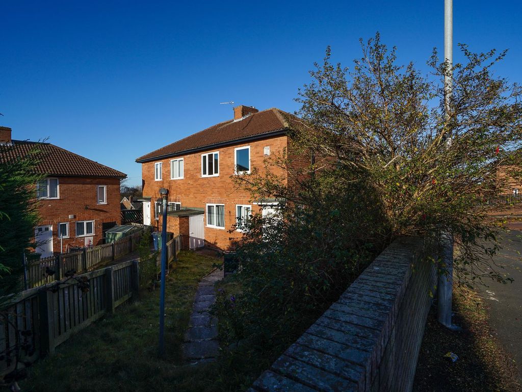 2 bed flat to rent in Tanfield Road, Gateshead NE9, £575 pcm Zoopla