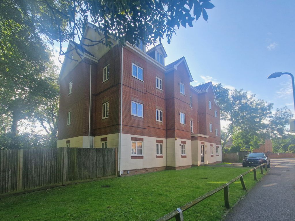 3 bed flat to rent in Weston Lane, Southampton SO19, £1,500 pcm Zoopla