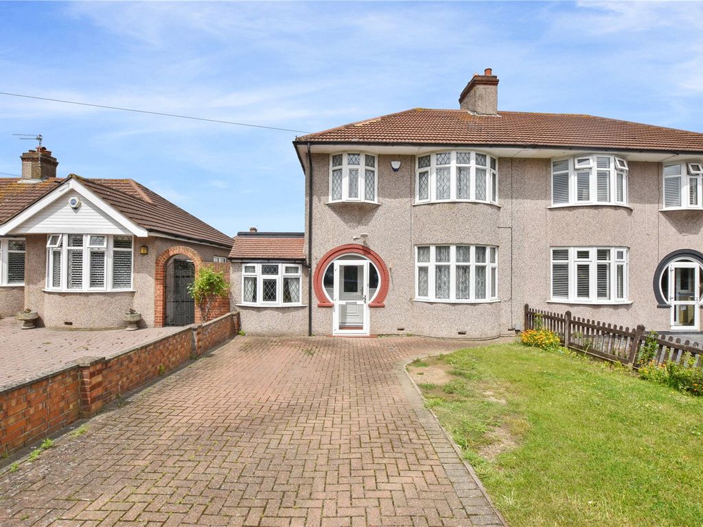 4 bed semidetached house for sale in Hythe Avenue, Bexleyheath DA7