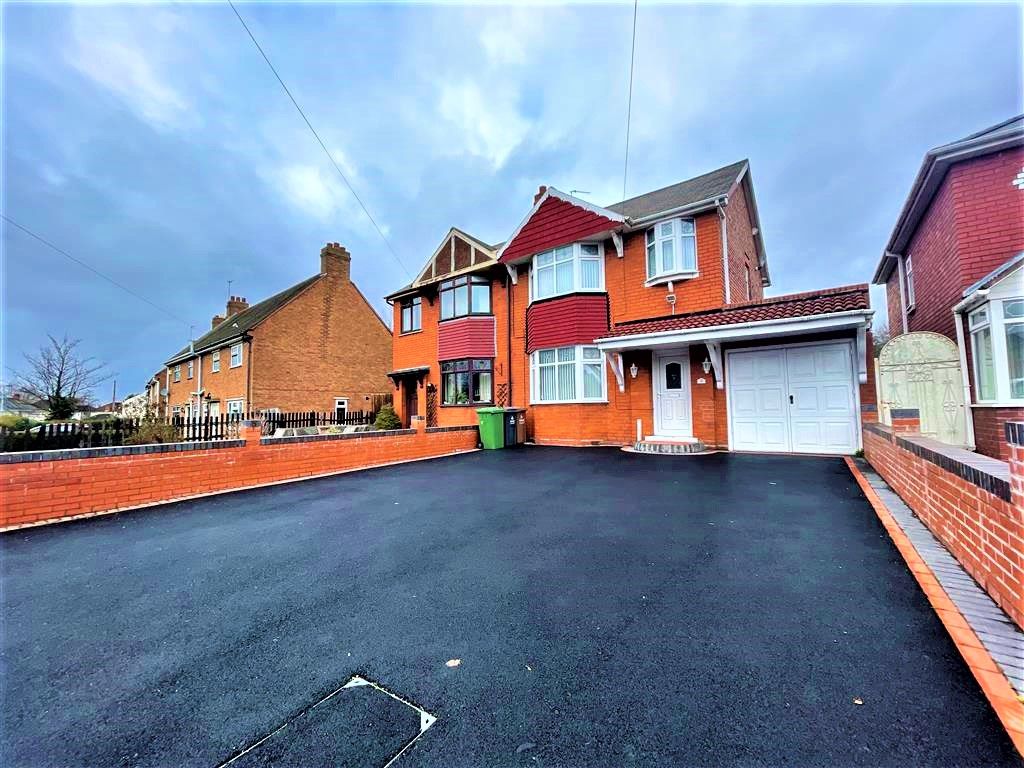 3 bed semidetached house to rent in Rough Hay Road, Darlaston