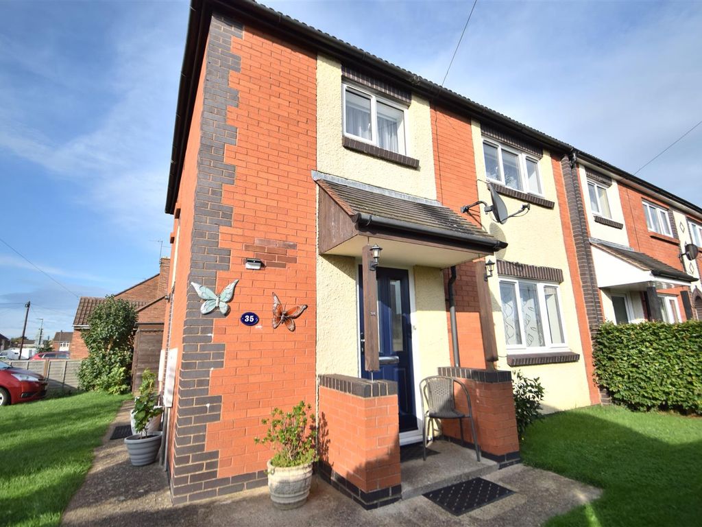 3 bed semidetached house to rent in Steward Road, Northway, Tewkesbury