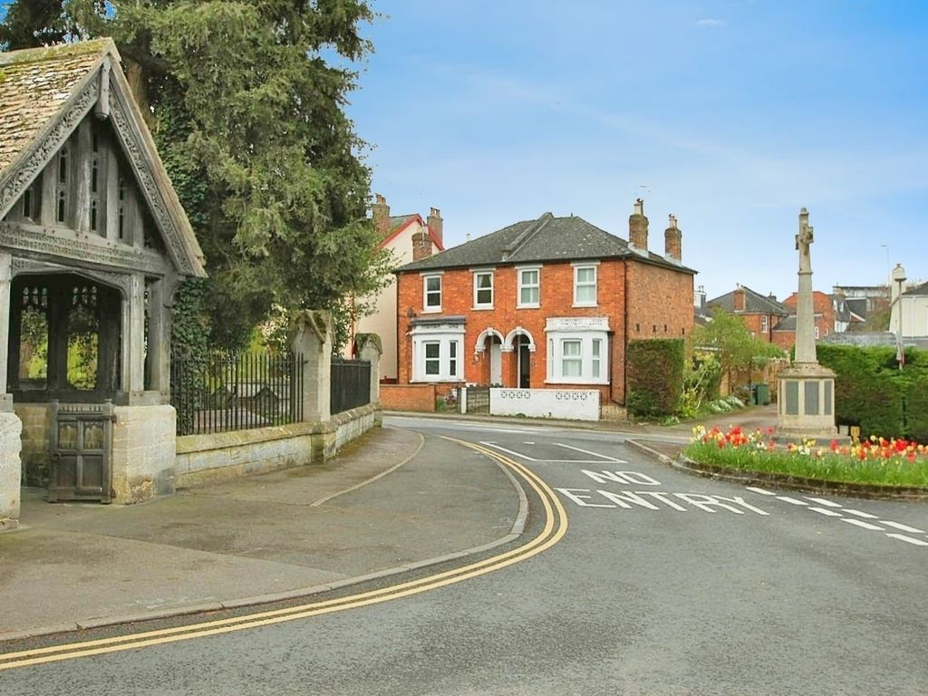 4 bed semidetached house for sale in Horsefair Street, Charlton Kings