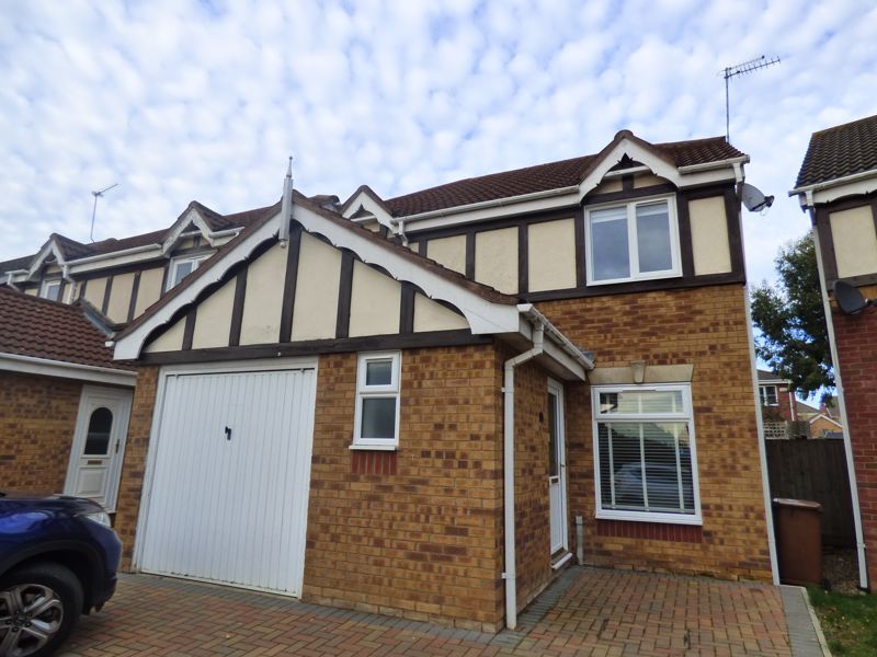 3 bed detached house to rent in Beddoes Close, Wootton, Northampton NN4