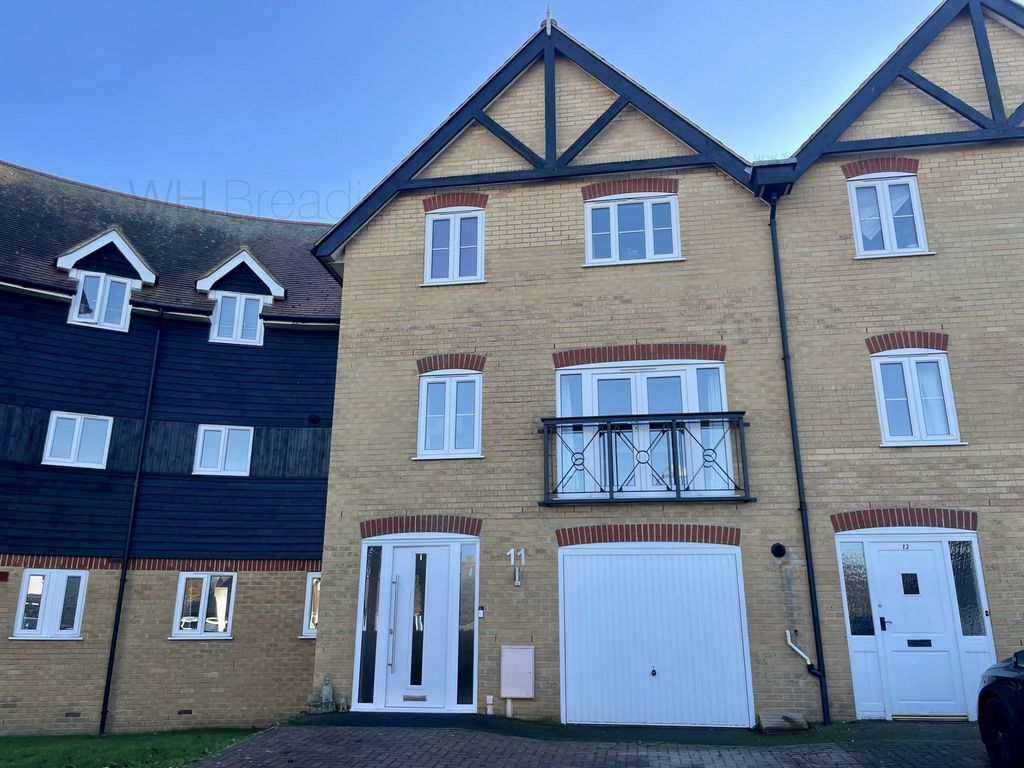 4 bed town house for sale in Bluefield Mews, Whitstable CT5 Zoopla