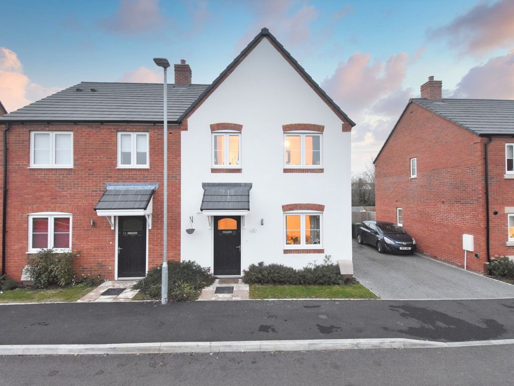 3 bed semidetached house for sale in The Furlong, Powick, Worcester
