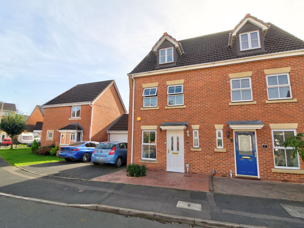 3 bed town house for sale in Stadium Drive, Dudley DY2, £270,000 Zoopla