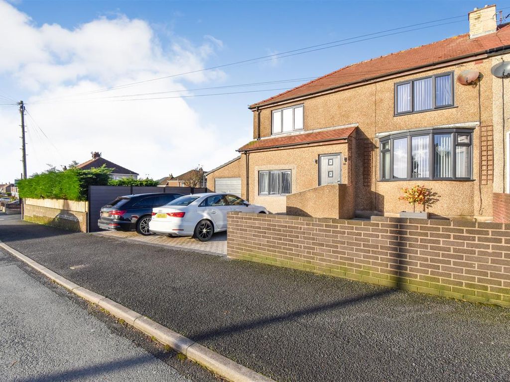 4 bed semidetached house for sale in Newlands Lane South, Workington