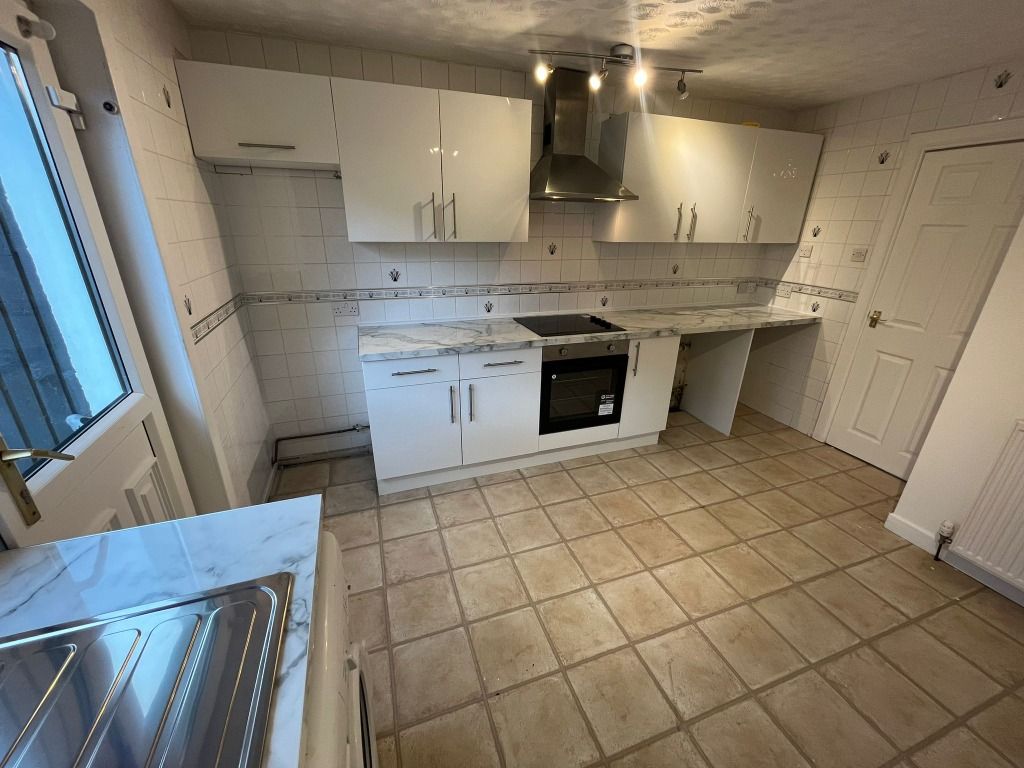 3 bed terraced house to rent in Lime Crescent, Cumbernauld, North