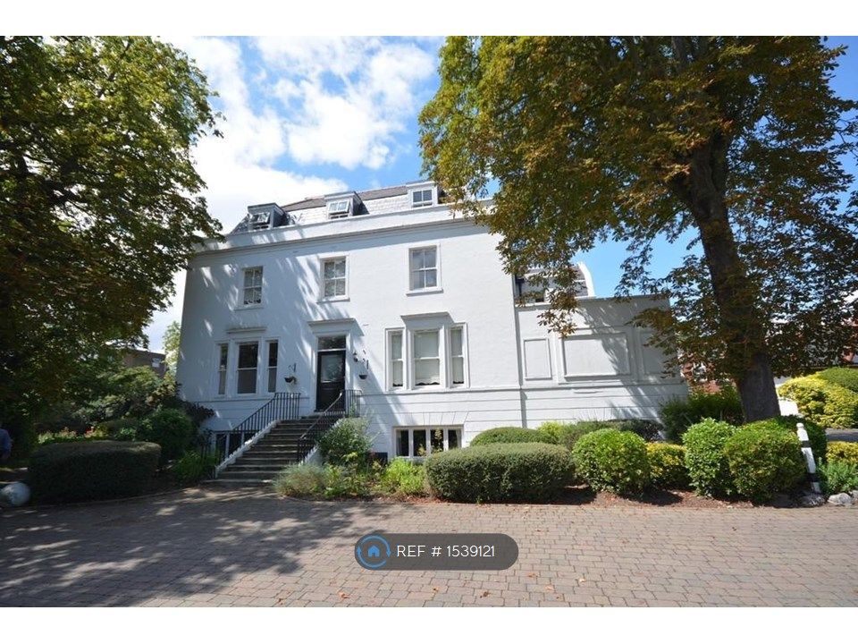 2 bed flat to rent in Woodford Road, London E18, £2,250 pcm Zoopla