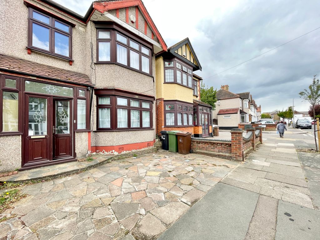 3 bed terraced house to rent in Springfield Drive, Gants Hill IG2 Zoopla