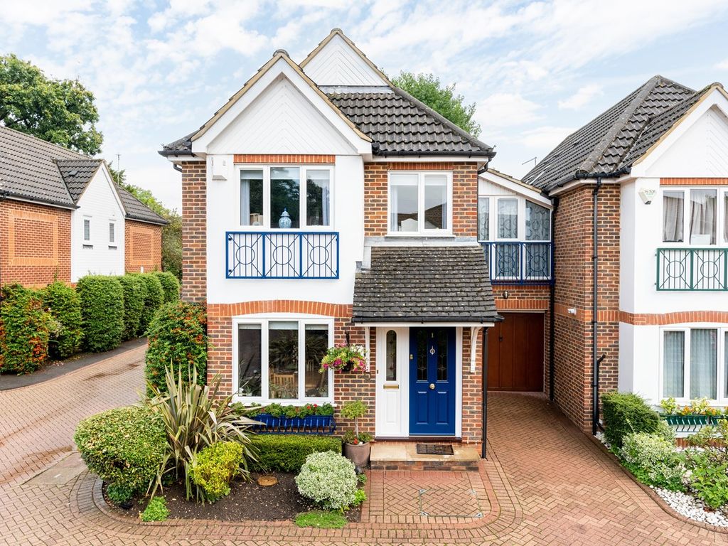 4 bed property for sale in Portmore Quays, Weybridge KT13 Zoopla