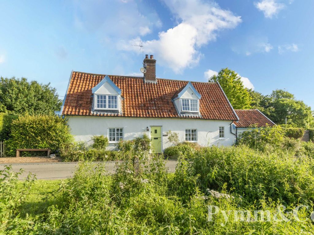 4 bed cottage for sale in Hollow Lane, Shotesham St Mary NR15, £750,000