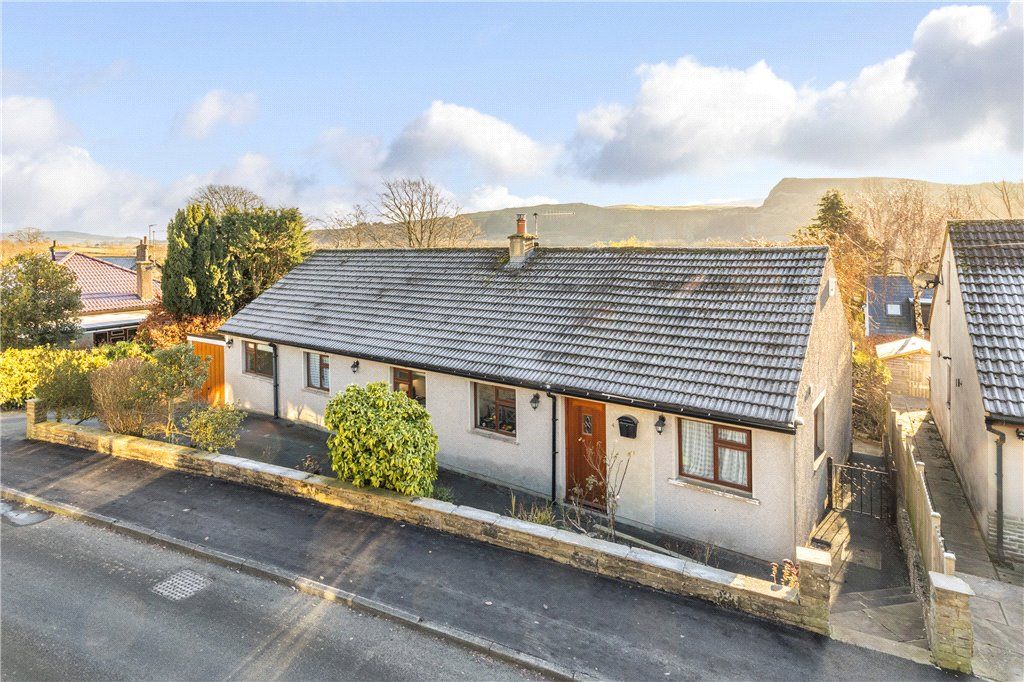 4 bed bungalow for sale in Moorland Rise, Embsay, Skipton, North