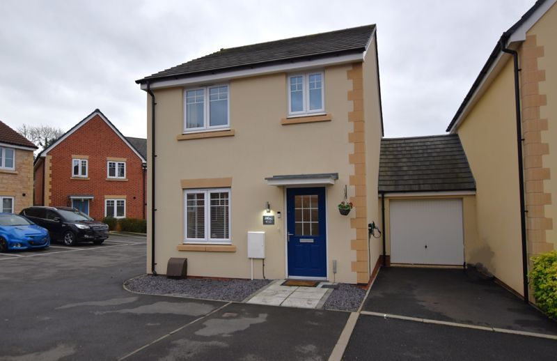 3 bed linkdetached house for sale in Fisher Close, Midsomer Norton
