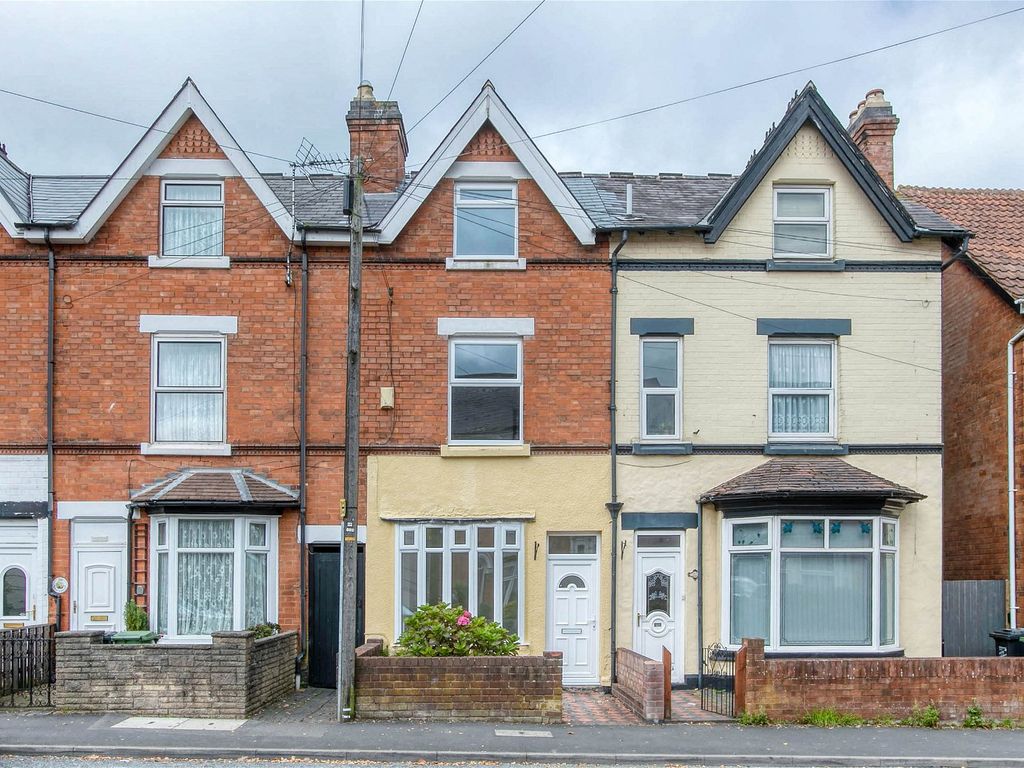 3 bed terraced house for sale in Mount Pleasant, Southcrest, Redditch