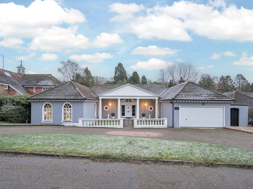 3 bed detached house for sale in Manor Park, Chislehurst, Kent BR7, £1,500,000 Zoopla