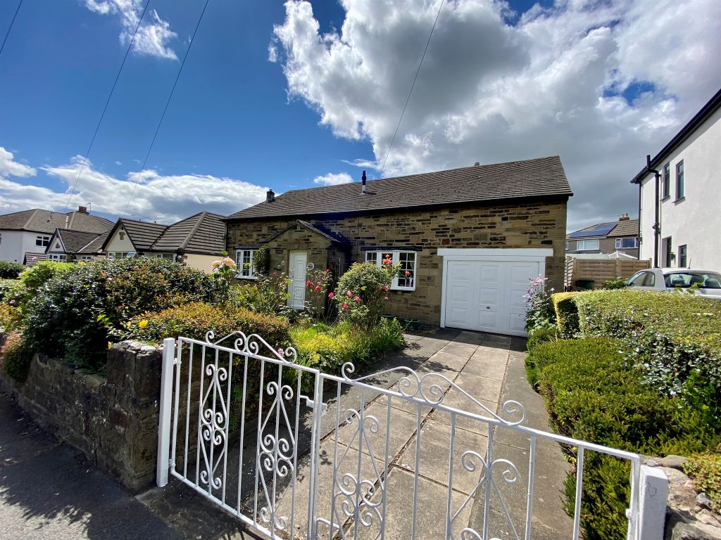 3 bed detached bungalow for sale in Warren Lane, Gilstead, Bingley BD16