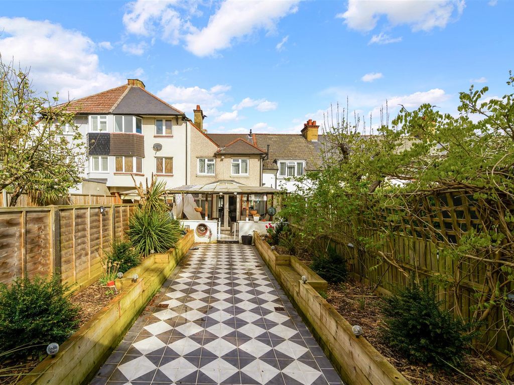 3 bed terraced house for sale in Horton Hill, Epsom KT19, £500,000 Zoopla