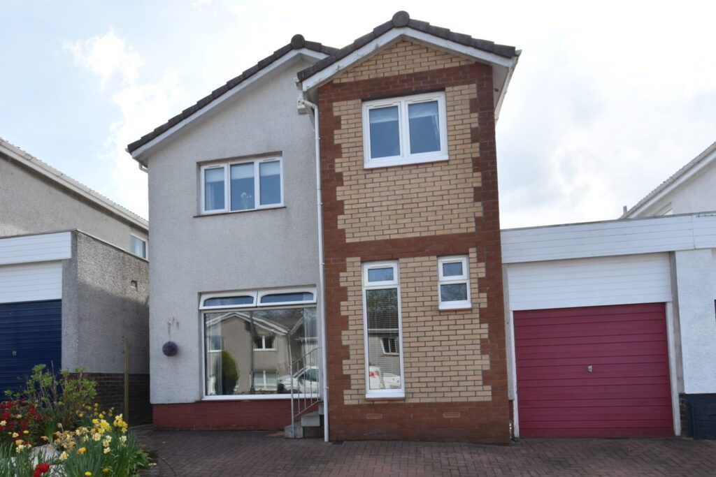 3 bed link detached house for sale in 3 Springfield Crescent, Carluke