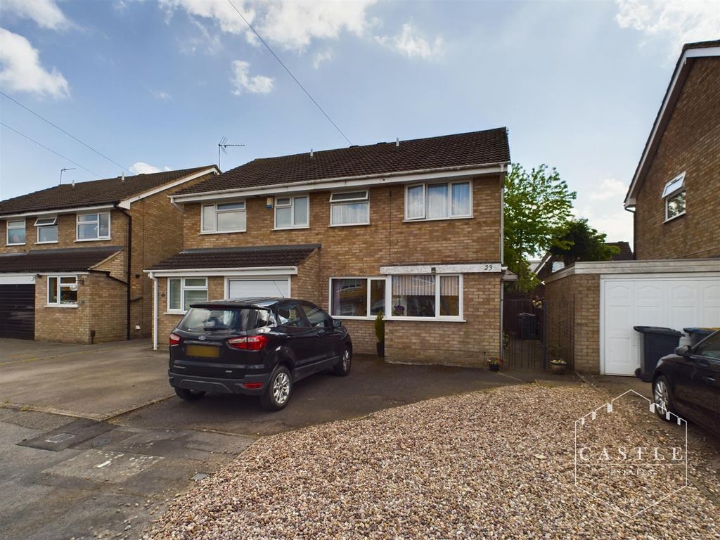 3 bed semidetached house for sale in Warwick Gardens, Hinckley LE10