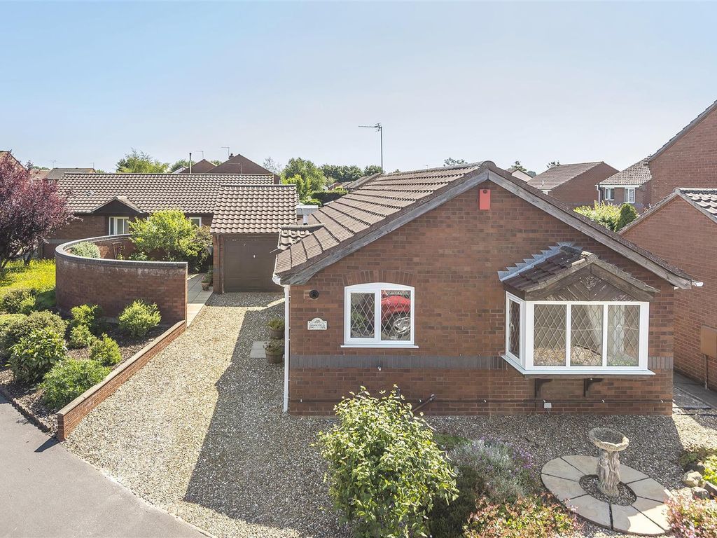 2 bed detached bungalow for sale in College Park, Horncastle, Lincs LN9