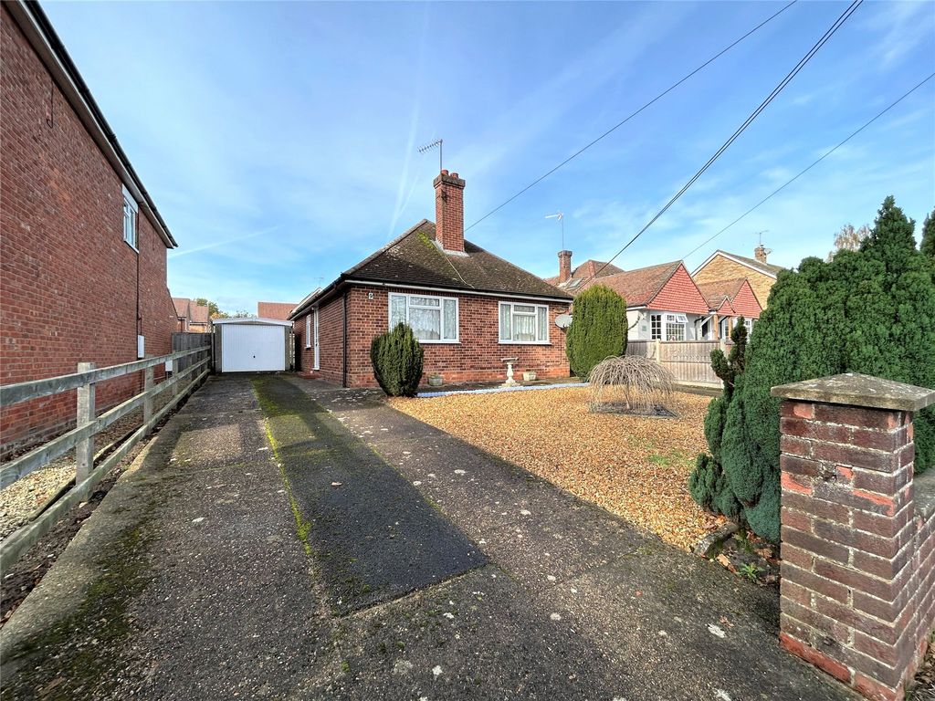 3 bed bungalow for sale in Owlsmoor Road, Owlsmoor, Sandhurst