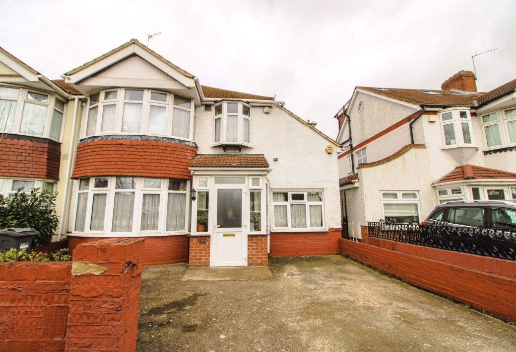 4 bed semidetached house for sale in Great West Road, Hounslow TW5