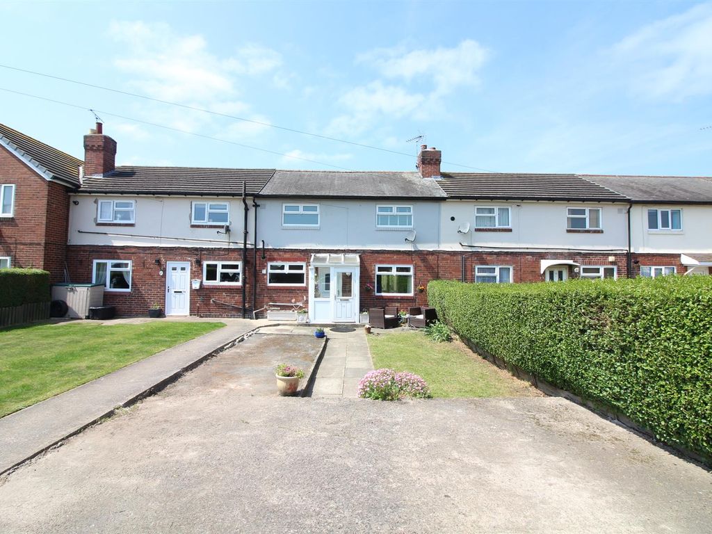 3 bed town house for sale in Highfield Villas, Sherburn In Elmet, Leeds LS25, £180,000 Zoopla