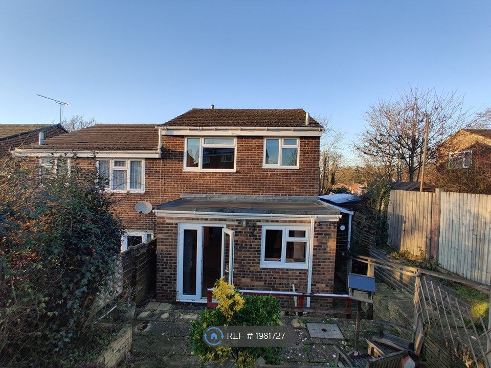 3 bed semidetached house to rent in Woodside Road, North Baddesley